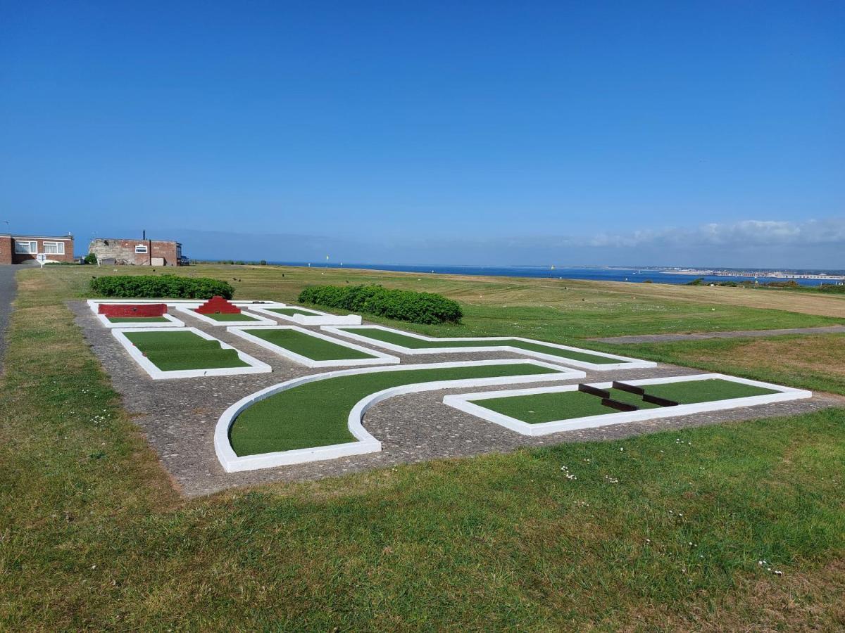 Sunny View, 87 Brambles Chine Villa Freshwater Bagian luar foto