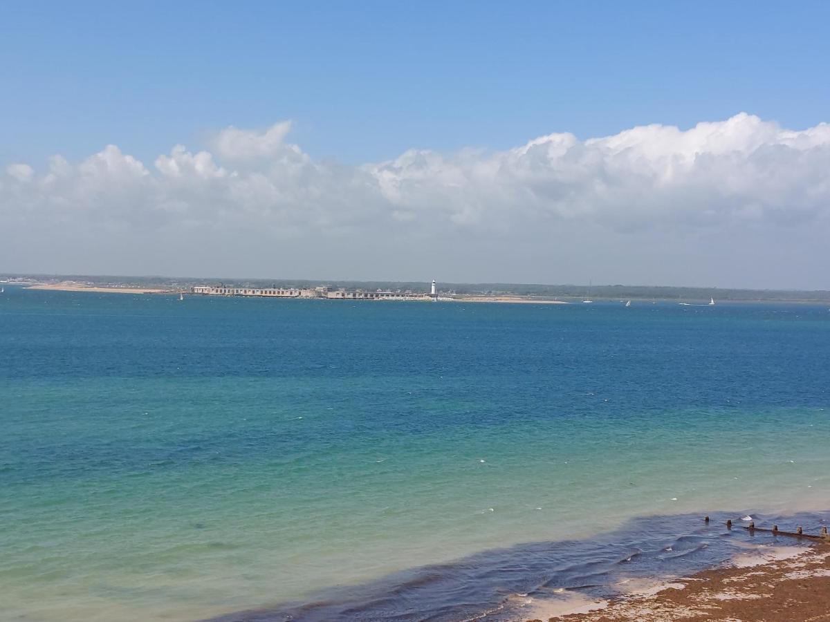 Sunny View, 87 Brambles Chine Villa Freshwater Bagian luar foto